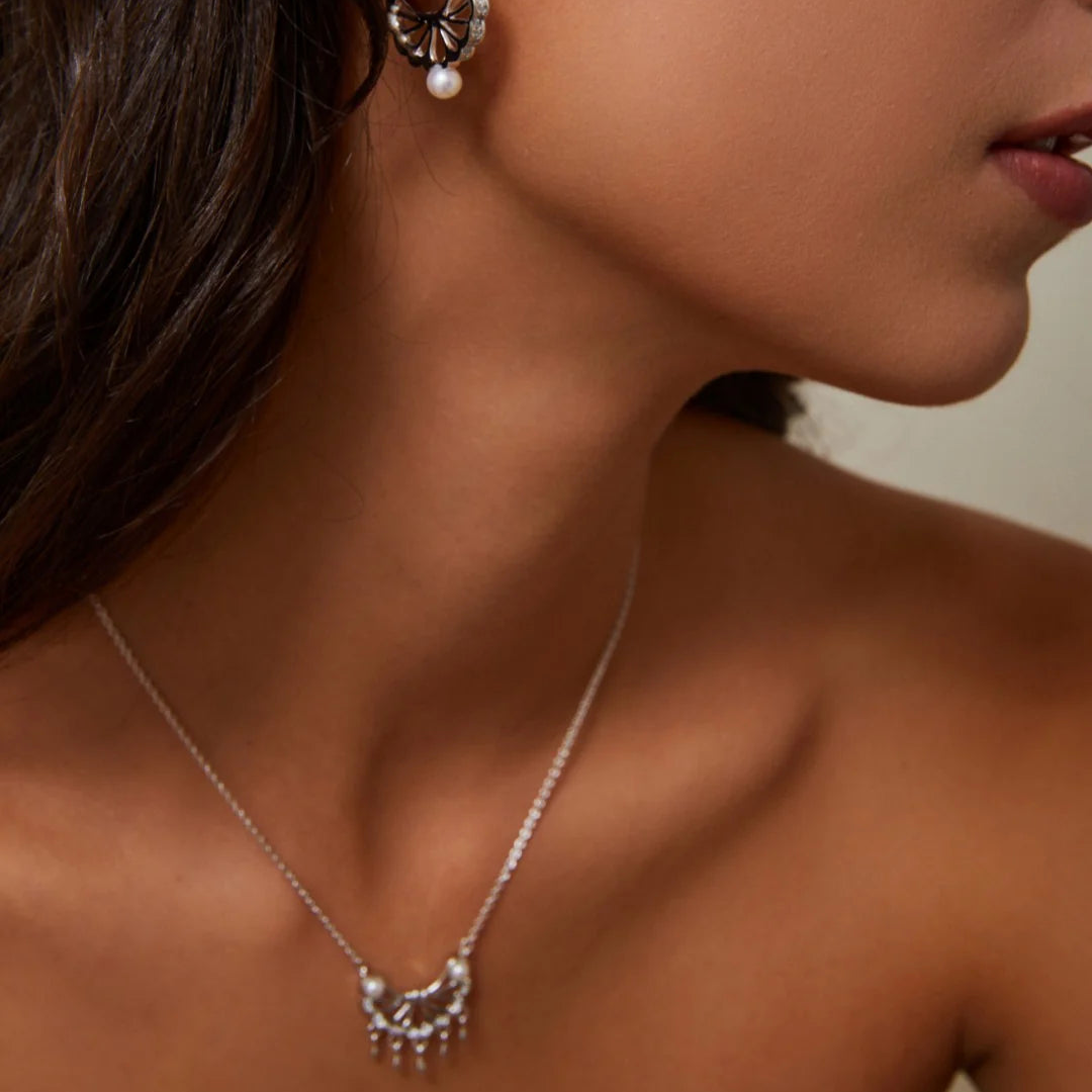 Feather Pearl Necklace