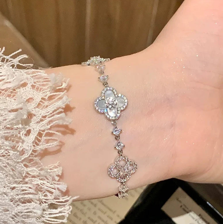SAKURA CLEEF BRACELET