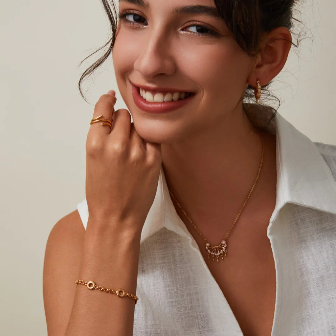 Feather Pearl Necklace