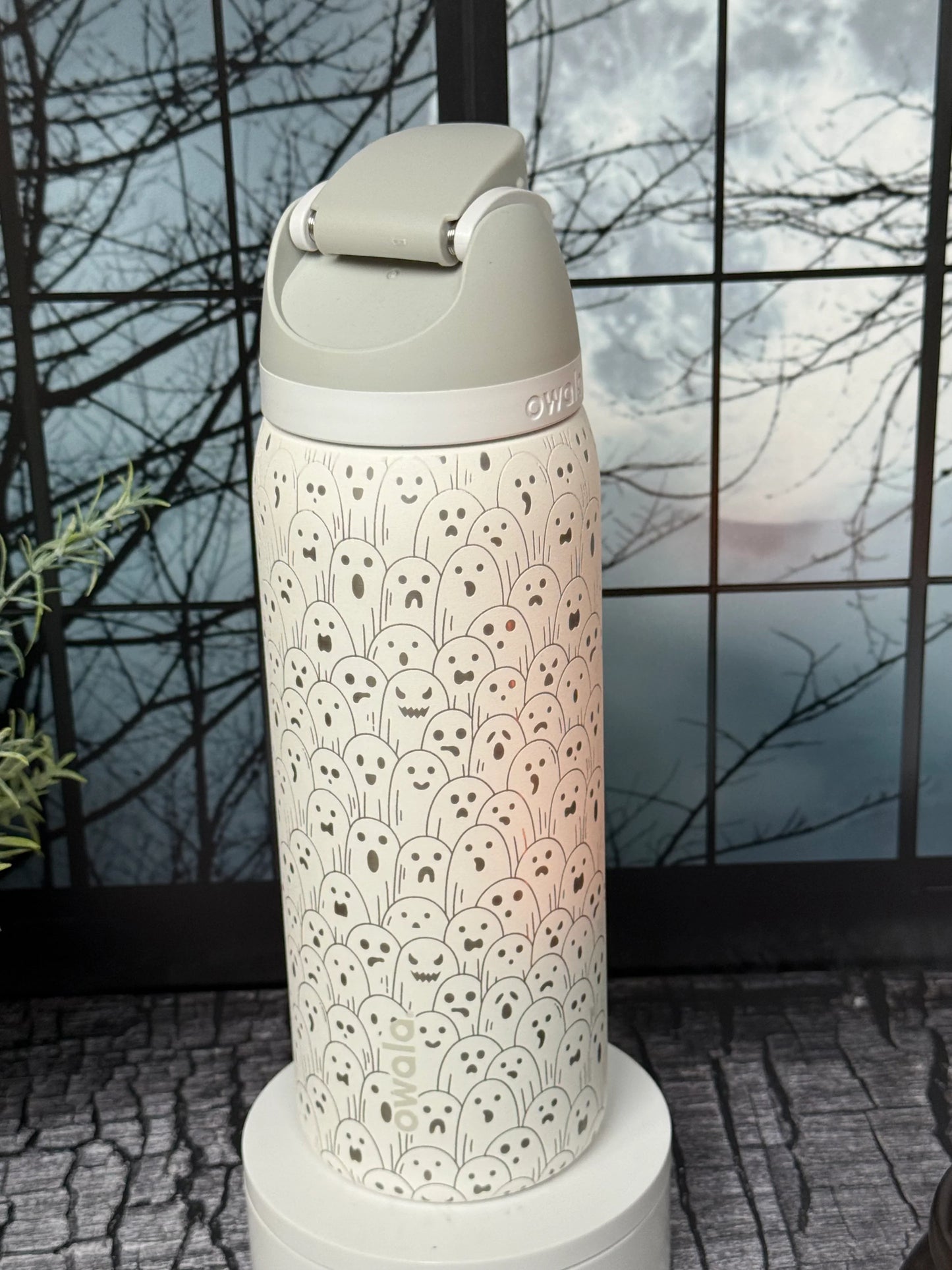 Ghost Party Wrap 32oz Freesip Water Bottle