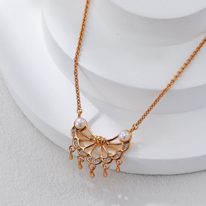 Feather Pearl Necklace